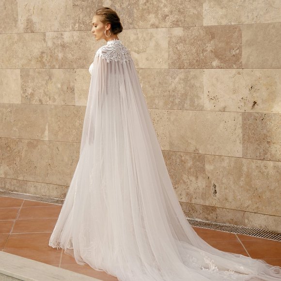 Preston Wedding Cape by Madioni - Picture 2 of 6